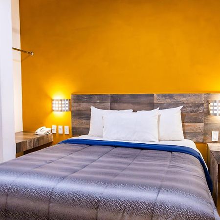 Opportunity Leon Hotel ภายนอก รูปภาพ