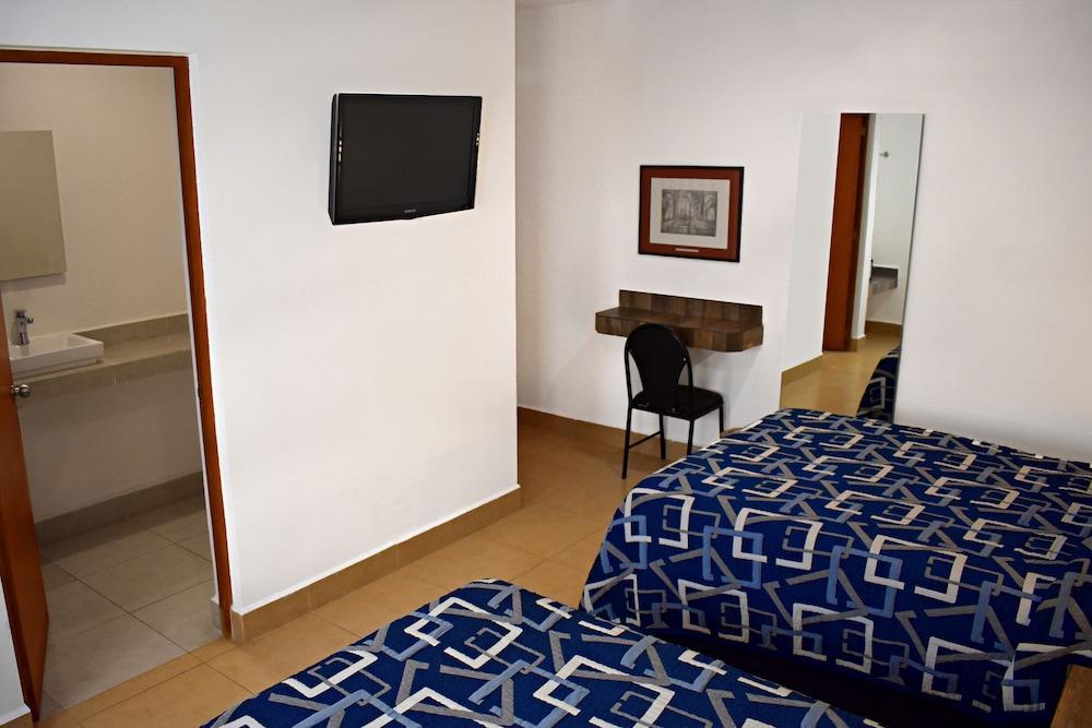 Opportunity Leon Hotel ภายนอก รูปภาพ